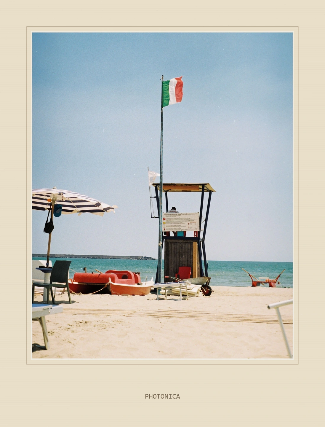 Das Strandfoto mit einem Archiv-Druckrand und einem Beschriftungsbereich